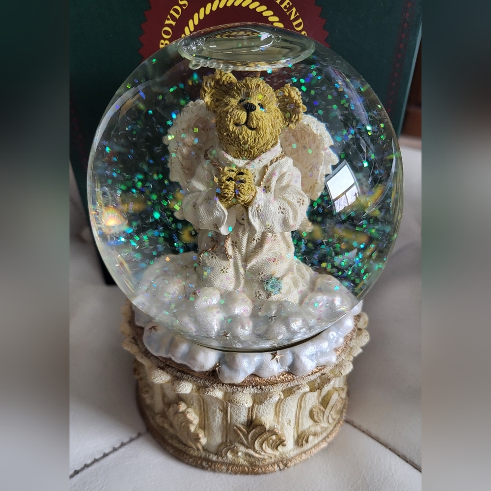 Boyds Bear style #270571 "Glory B. Angelfaith" Waterglobe